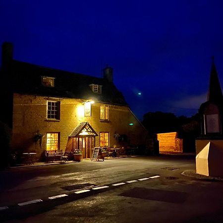 Hotel Royal Oak Ramsden Exterior foto